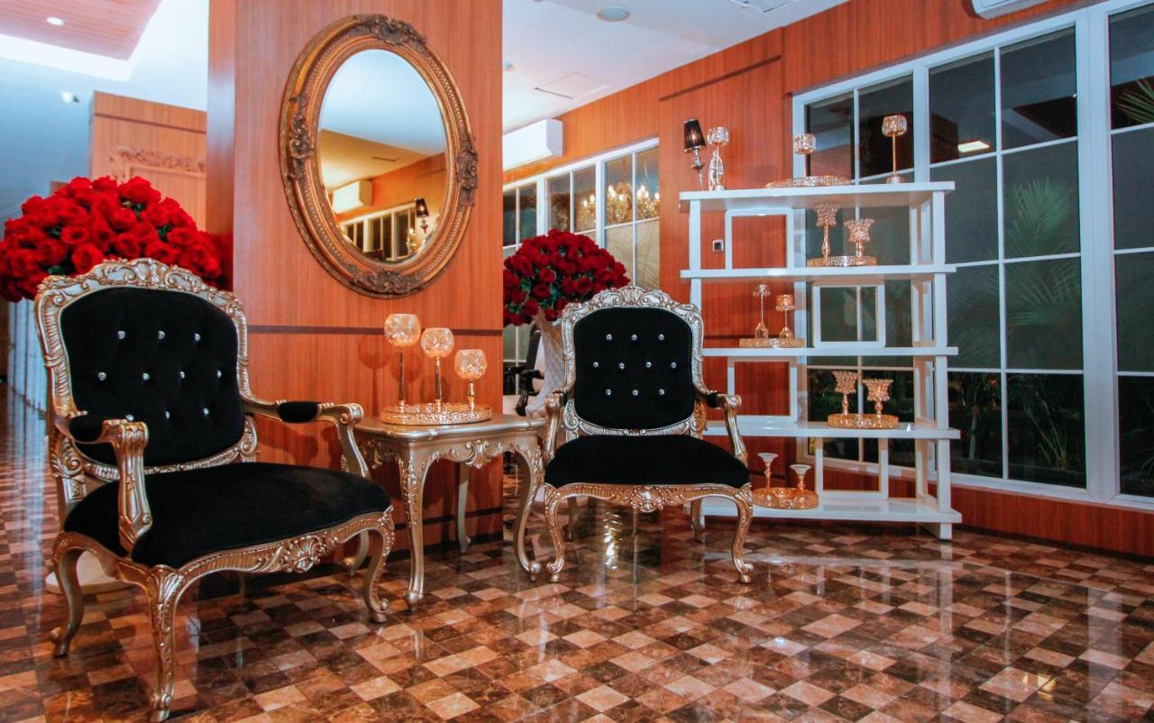 Petit Boutique Hotel Solo ภายนอก รูปภาพ
