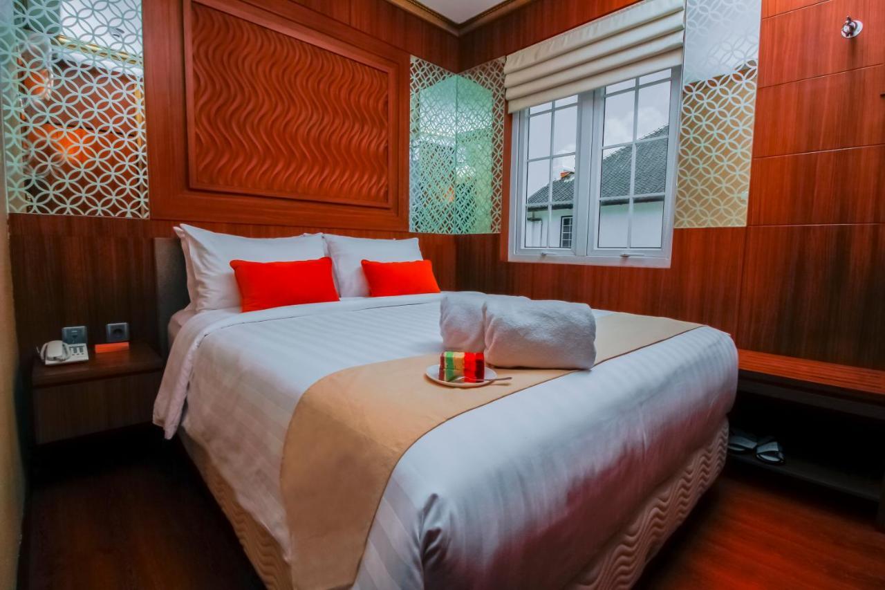 Petit Boutique Hotel Solo ภายนอก รูปภาพ